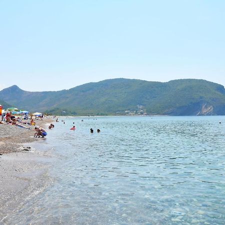 Apartments Siljak Petrovac Buitenkant foto