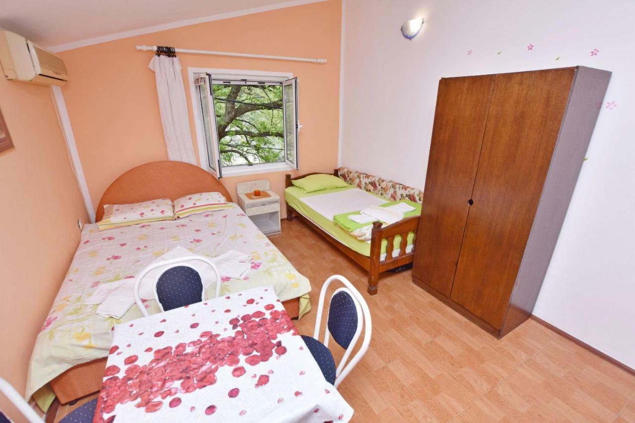 Apartments Siljak Petrovac Buitenkant foto