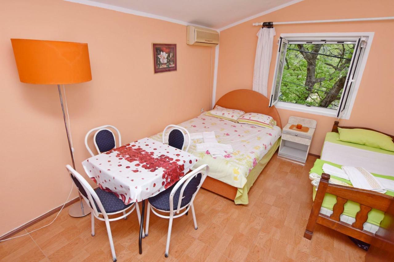Apartments Siljak Petrovac Buitenkant foto