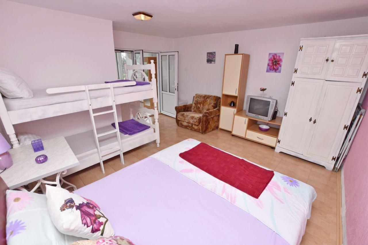 Apartments Siljak Petrovac Buitenkant foto