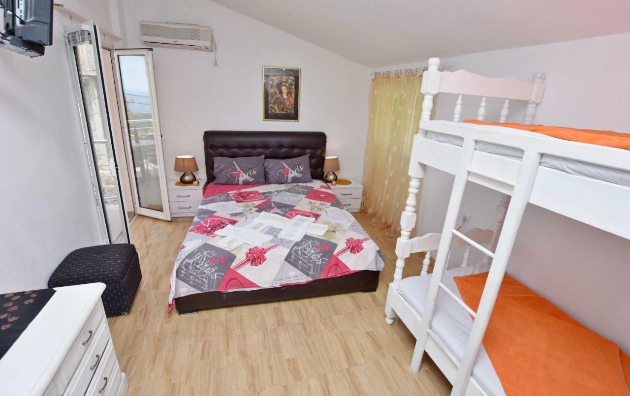 Apartments Siljak Petrovac Buitenkant foto