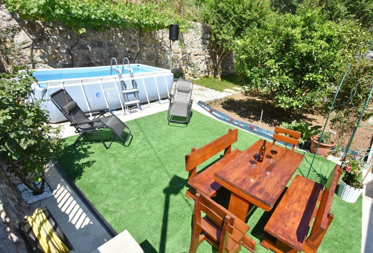 Apartments Siljak Petrovac Buitenkant foto